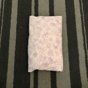 Purple fitted sheet for baby mattress
